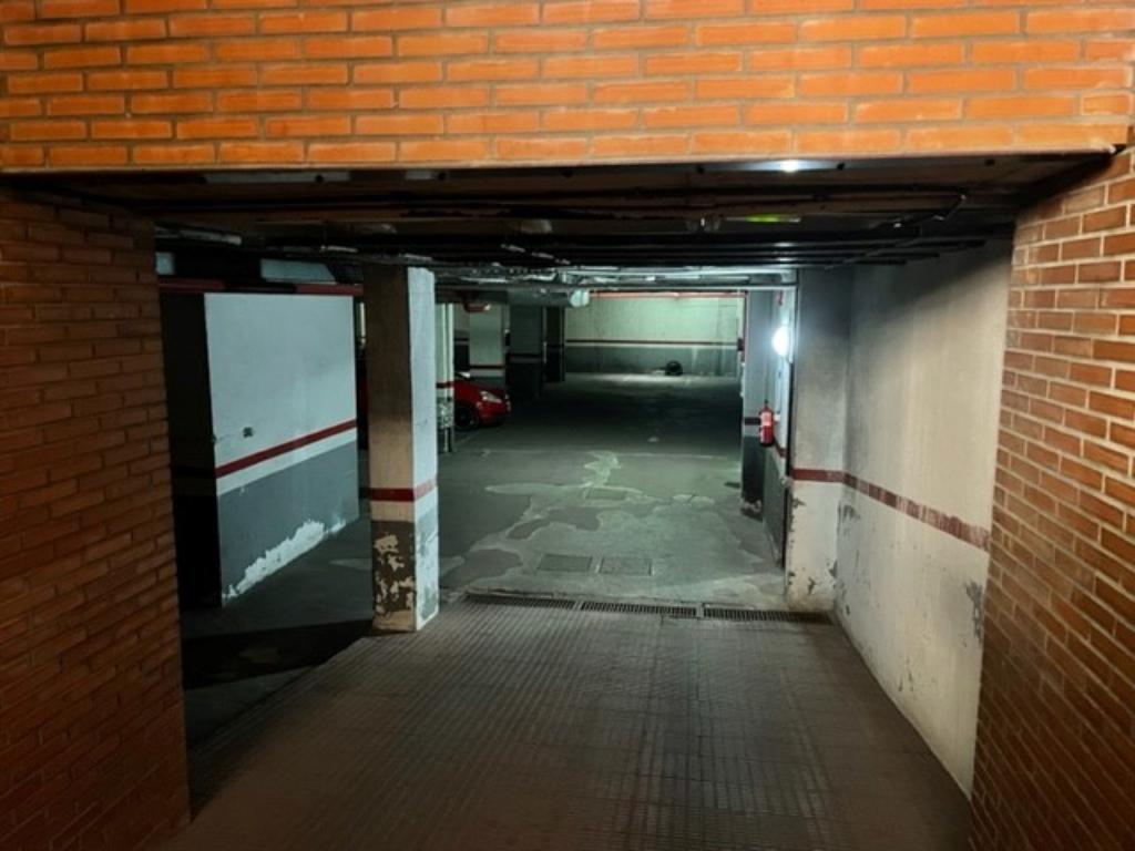 PARKINGS C/ ALEJANDRO SANCHEZ (Madrid)