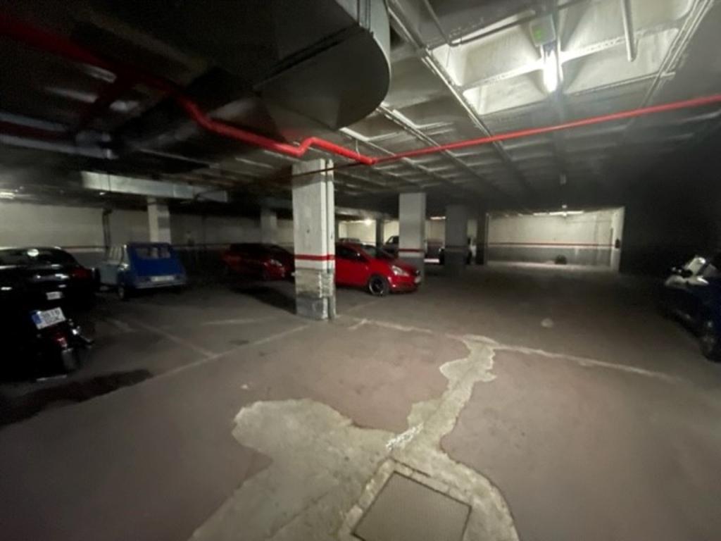 PARKINGS C/ ALEJANDRO SANCHEZ (Madrid)