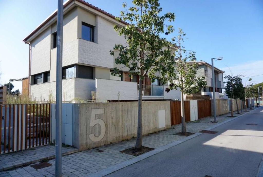 TERRASSA VILLAGES  (Terrassa)