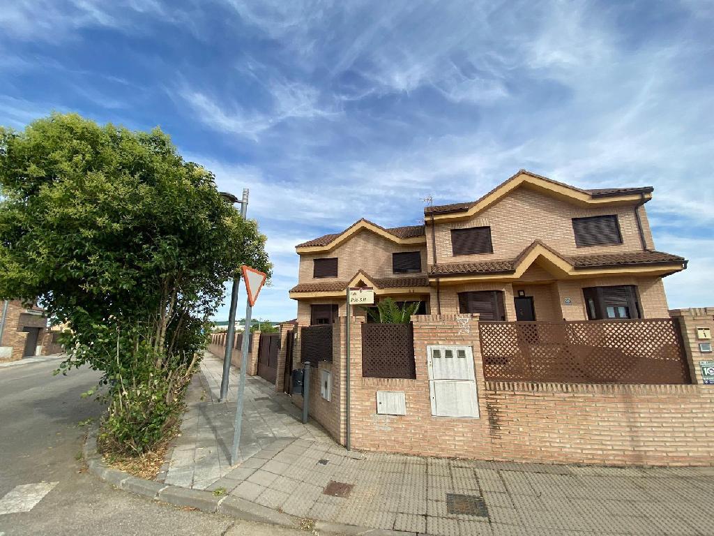 CHALET PAREADO EN ESQUINA EN GRIÑÓN (Griñon)