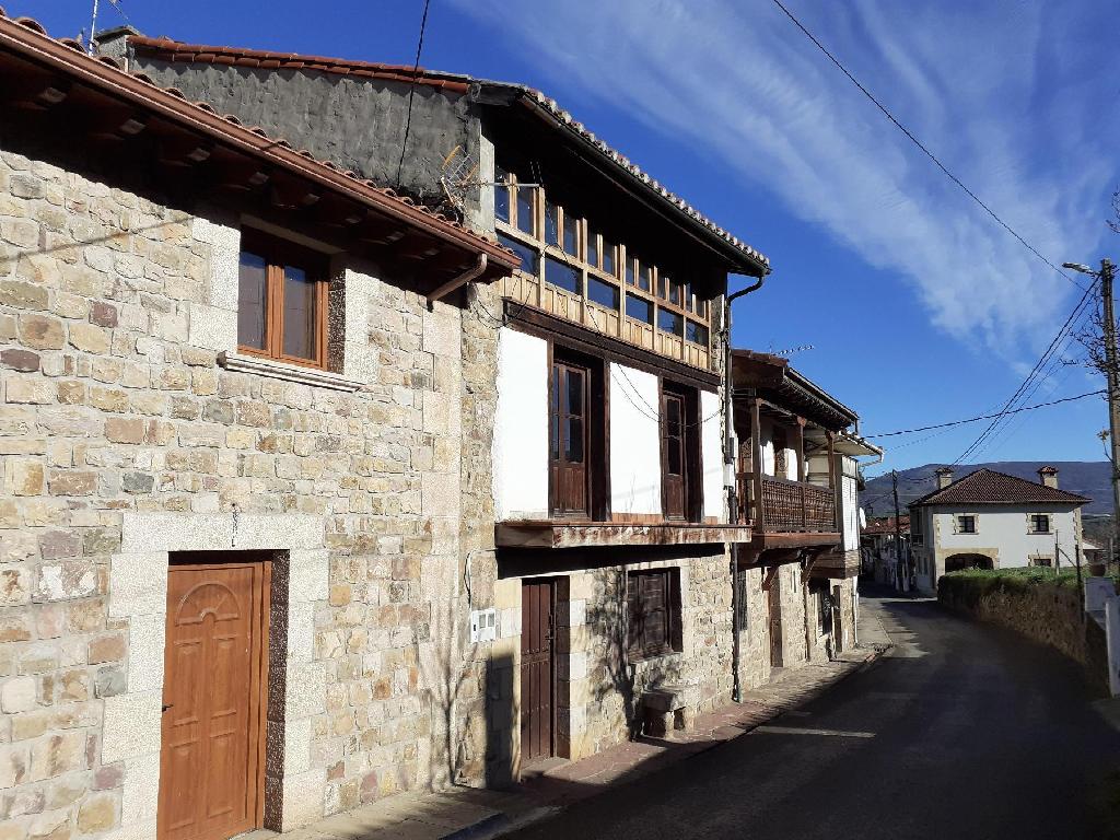 Barcena De Pie De Concha