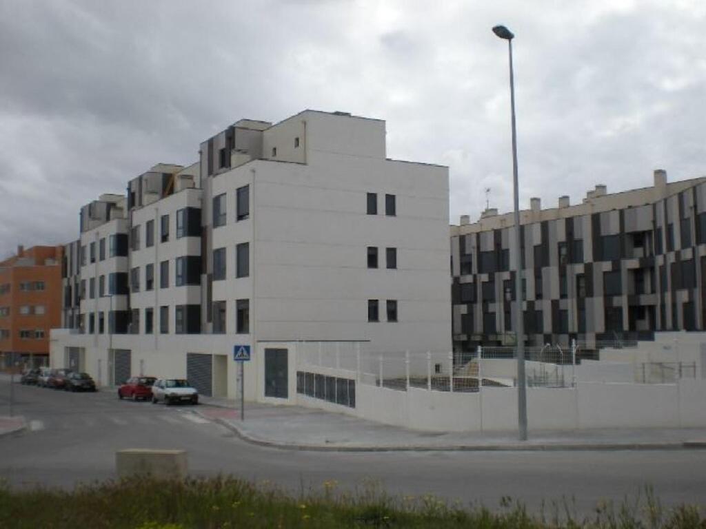 SANTIAGO RUSIÑOL 35 Y TIZIANO 5 7 9 11  (Valdemoro)