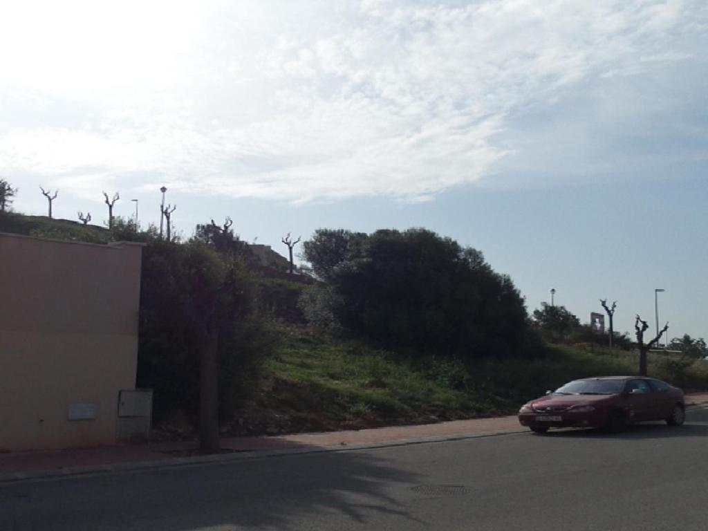 Suelo situado en Roda de Ber&agrave; (Roda De Bara)