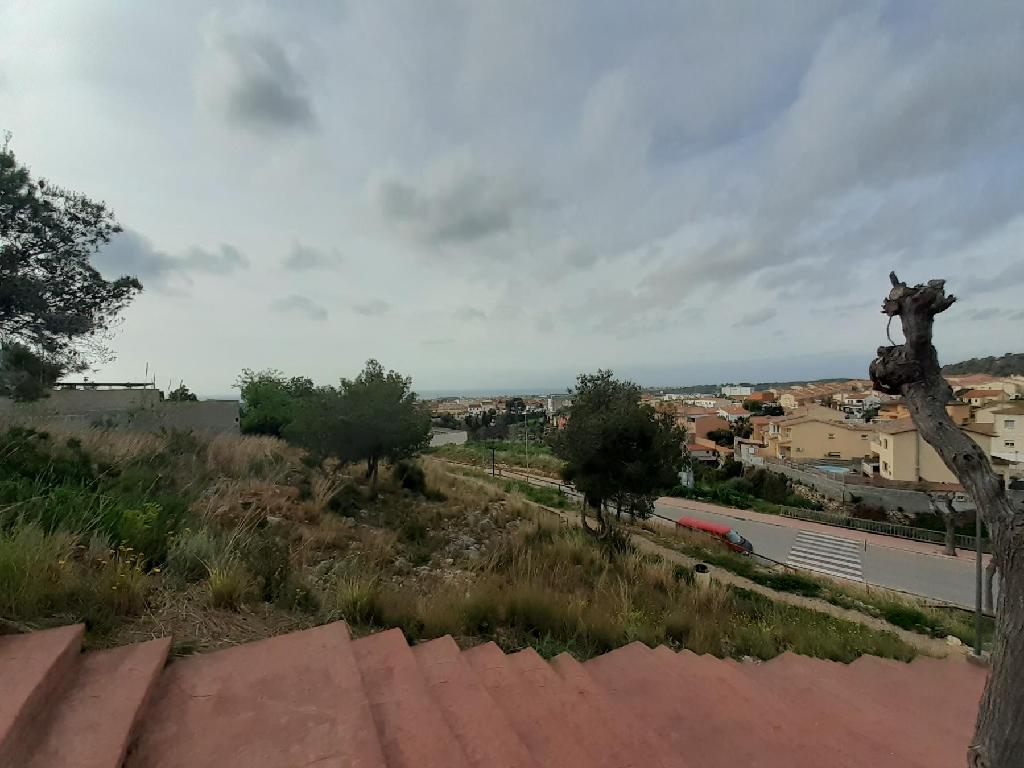 Suelo situado en Roda de Ber&agrave; (Roda De Bara)